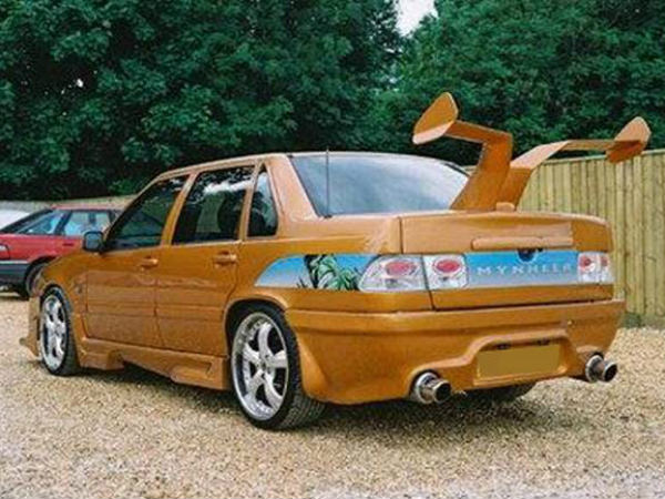 കാറിനിത്തിരി ഭംഗി കൂടിയെന്നുവെച്ച് ഒന്നും സംഭവിക്കാനില്ല!