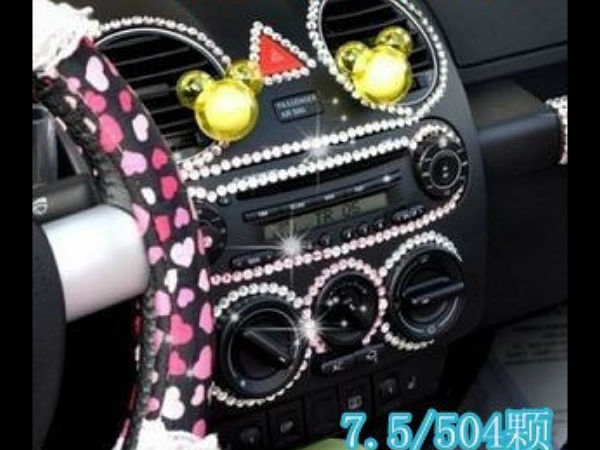 കാറിനിത്തിരി ഭംഗി കൂടിയെന്നുവെച്ച് ഒന്നും സംഭവിക്കാനില്ല!