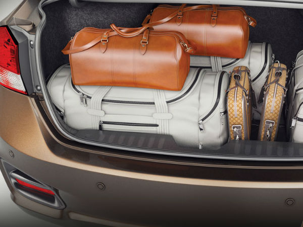 മാരുതി സുസൂക്കി സിയാസ് ചിത്രങ്ങളിലൂടെ