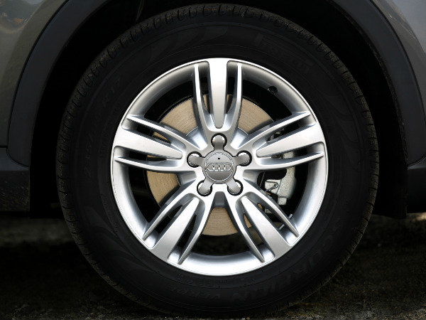 അലോയ് വീല്‍