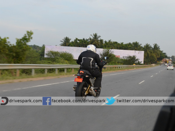 മഹീന്ദ്ര മോജോ ബങ്കളുരുവില്‍ ടെസ്റ്റ് ചെയ്യുന്നു