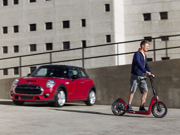 മിനി സിറ്റിസര്‍ഫര്‍ ടൂ വീലര്‍ അവതരിച്ചു