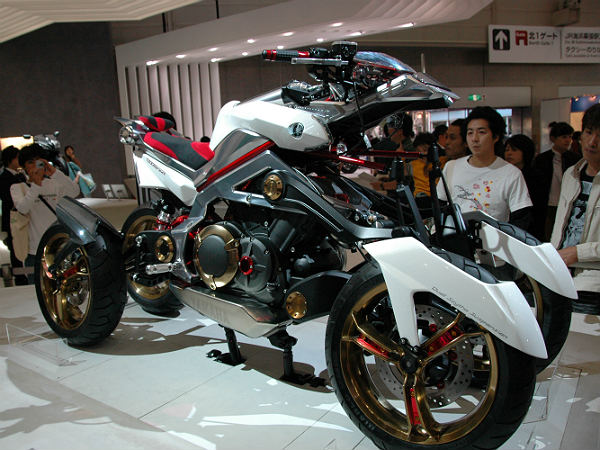 05. യമഹ ടെസ്സെറാക്ട്