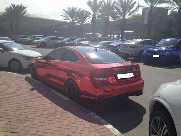 ദുബൈ നിരത്തുകളിലെ അത്ഭുതക്കാഴ്ചകള്‍