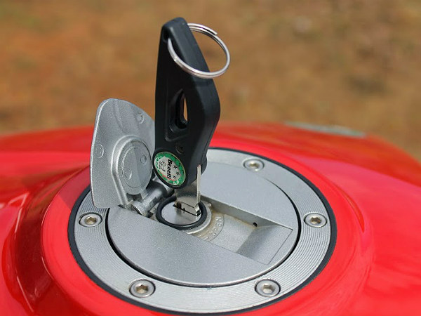 ഹഠാദാകര്‍ഷിച്ച കാര്യങ്ങള്‍