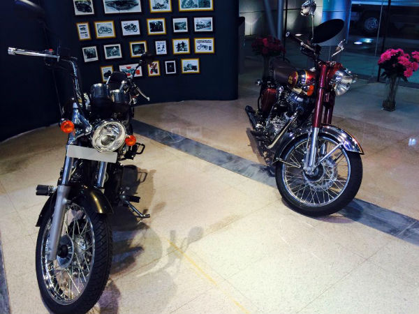 എന്‍ഫീല്‍ഡ് ക്ലാസിക്, റമ്പ്‌ലര്‍ ക്രൂയിസറുകള്‍ കുവൈത്തില്‍