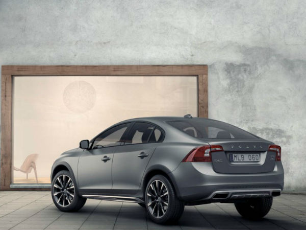 ലോകത്തിലെ ആദ്യ ക്രോസ്സോവര്‍ സെഡാന്‍: വോള്‍വോ എസ്60 ക്രോസ് കണ്‍ട്രി