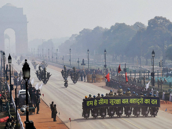 മിഷെല്‍ ഒബാമയെ ത്രസിപ്പിച്ച ബൈക്ക് സ്റ്റണ്ട്