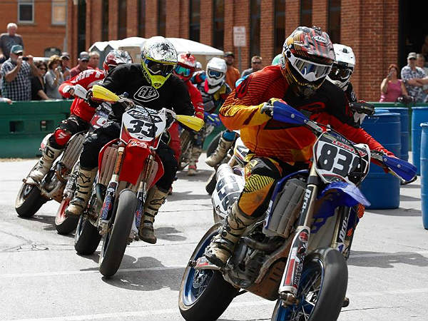 08. സൂപ്പര്‍മോട്ടോ