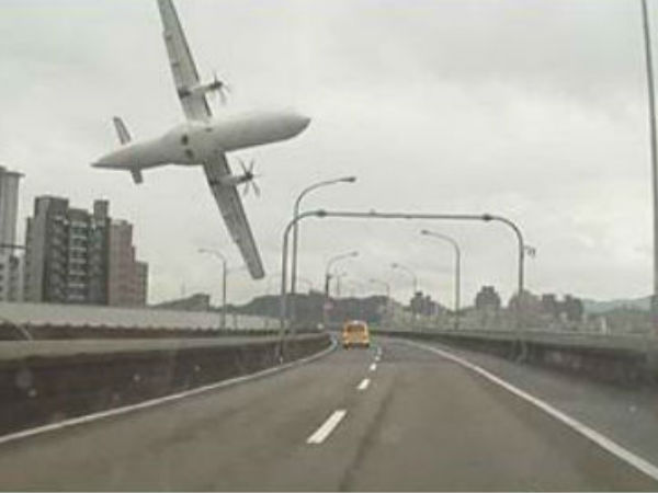 തായ്‌വാന്‍ വിമാനാപകടത്തിന്റെ വീഡിയോ വൈറലാകുന്നു