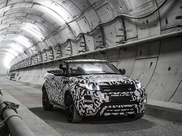 റെയ്ഞ്ച് റോവര്‍ ഇവോക്ക് കണ്‍വെര്‍ടിബ്ള്‍ ടെസ്റ്റ് ചെയ്യുന്നു