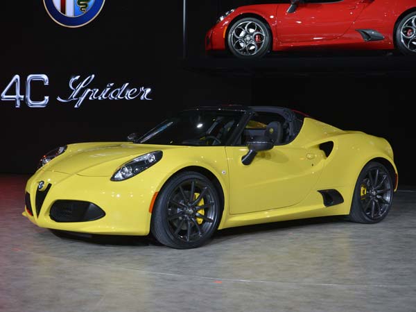 04. ആല്‍ഫ റോമിയോ 4സി സ്‌പൈഡര്‍