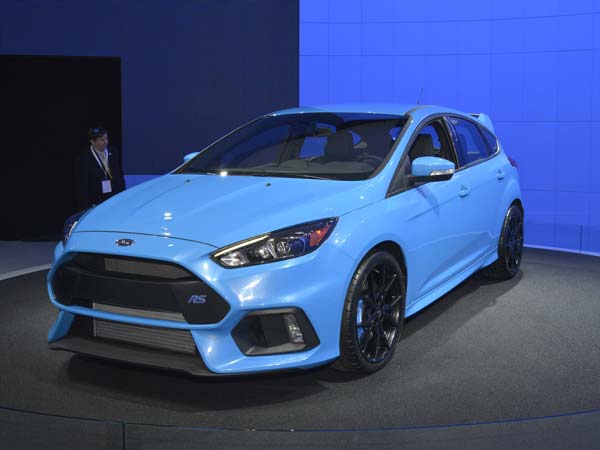 01. ഫോഡ് ഫോക്കസ് ആര്‍എസ്