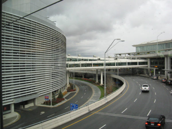 08. ടൊറന്റോ എയര്‍പോര്‍ട്