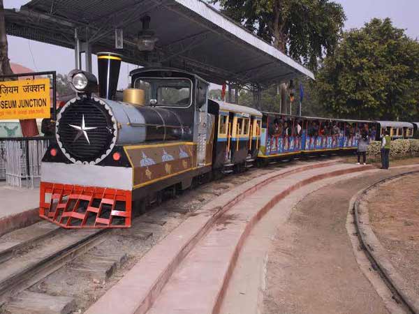 17. തിരക്കേറിയ സ്‌റ്റേഷന്‍