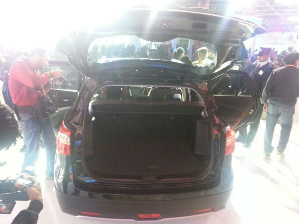 മാരുതി സുസൂക്കി 'എക്രോസ്' ഇന്ത്യയിലെത്താന്‍ തയ്യാറായി