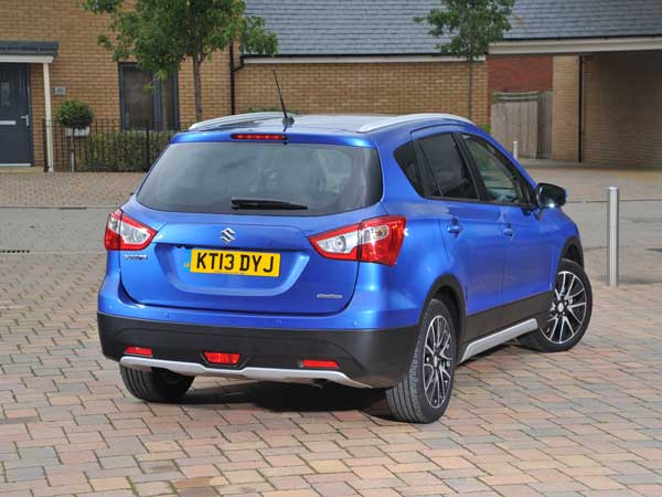 മാരുതി സുസൂക്കി 'എക്രോസ്' ഇന്ത്യയിലെത്താന്‍ തയ്യാറായി