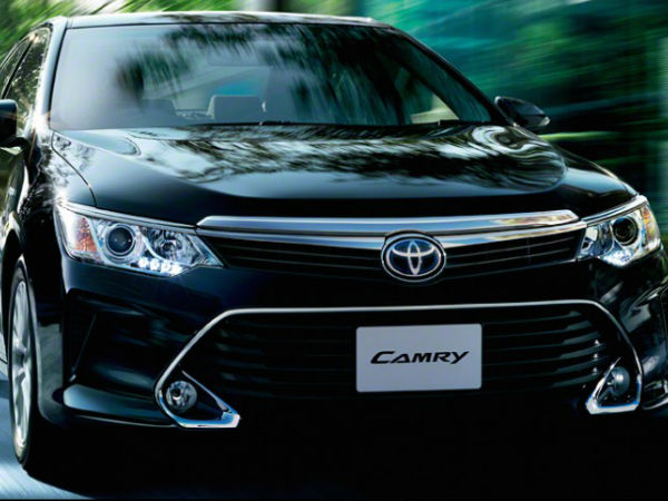 ഹൈബ്രിഡ് ടൊയോട്ട കാമ്രി ഇന്ത്യയിലെത്തി!