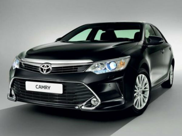 ഹൈബ്രിഡ് ടൊയോട്ട കാമ്രി ഇന്ത്യയിലെത്തി!