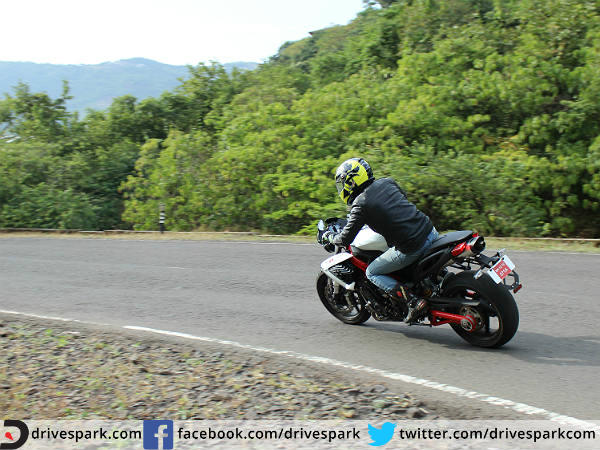 കോര്‍ണറുകളില്‍