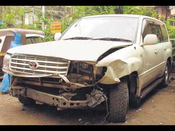 09. ടൊയോട്ട ലാന്‍ഡ് ക്രൂയിസര്‍