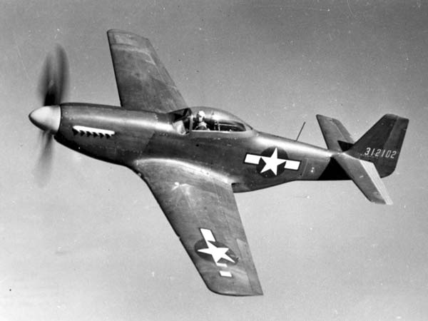 08. നോര്‍ത്ത് അമേരിക്കന്‍ പി-51 മസ്റ്റാങ്