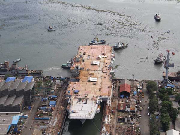 കൊച്ചിയില്‍ നിര്‍മിച്ച രാജ്യത്തെ ആദ്യ തനത് യുദ്ധക്കപ്പല്‍