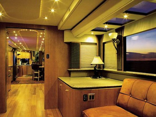 ആഷ്റ്റണ്‍ 