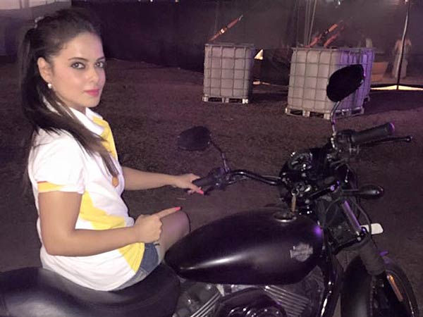 ഇന്ത്യയുടെ ഏക പെണ്‍ കാര്‍-ബൈക്ക് റേസിങ് ചാമ്പ്യനെ കാണാം