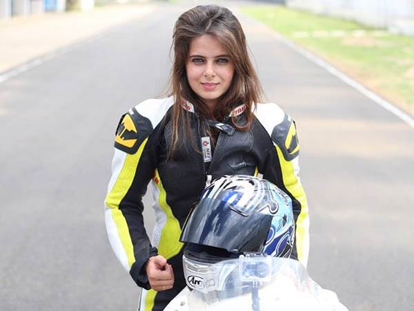 ഇന്ത്യയുടെ ഏക പെണ്‍ കാര്‍-ബൈക്ക് റേസിങ് ചാമ്പ്യനെ കാണാം