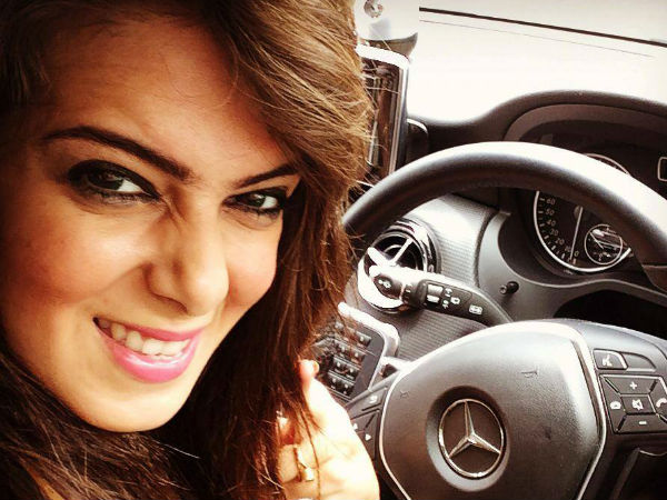 ഇന്ത്യയുടെ ഏക പെണ്‍ കാര്‍-ബൈക്ക് റേസിങ് ചാമ്പ്യനെ കാണാം