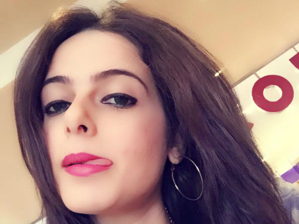 ഇന്ത്യയുടെ ഏക പെണ്‍ കാര്‍-ബൈക്ക് റേസിങ് ചാമ്പ്യനെ കാണാം