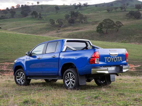 ഐസിസ് തീവ്രവാദികള്‍ എന്തുകൊണ്ട് ഹിലക്‌സ് ട്രക്കുപയോഗിക്കുന്നു?