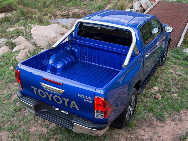 ഐസിസ് തീവ്രവാദികള്‍ എന്തുകൊണ്ട് ഹിലക്‌സ് ട്രക്കുപയോഗിക്കുന്നു?