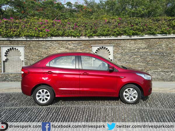 ഫോഡ് ഫിഗോ ആസ്പയർ ടെസ്റ്റ് ചെയ്യുന്നു