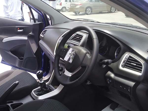 മാരുതി എസ് ക്രോസ് ലോഞ്ച് ചെയ്തു