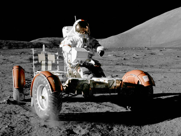 ചിത്രത്തിൽ അപ്പോളോ