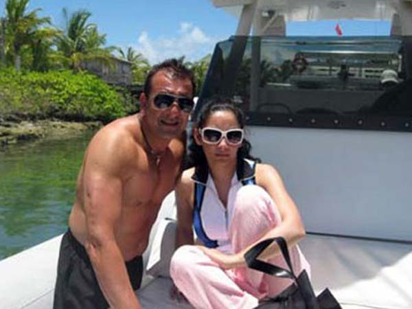 സഞ്ജയ് ദത്ത് മന്യതയ്ക്ക്