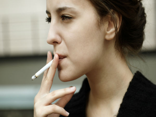 കാറിൽ പുകവലിക്കുന്നത് നിരോധിച്ചു