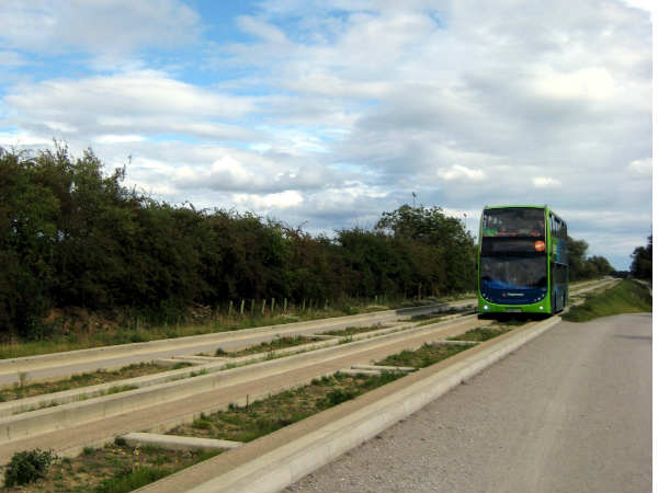 ഗൈഡഡ് ബസ്സ്‌വേ അഥവാ പാളത്തിലോടുന്ന ബസ്സുകൾ!