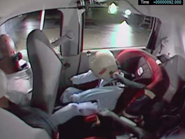 2 സ്റ്റാർ നേടി ഡാറ്റ്സൻ ഗോ 