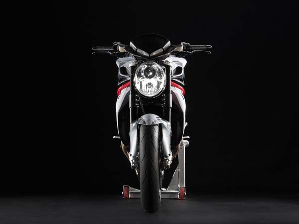 അഗുസ്റ്റ ബ്രൂട്ടേൽ 1090 ഇന്ത്യയിൽ