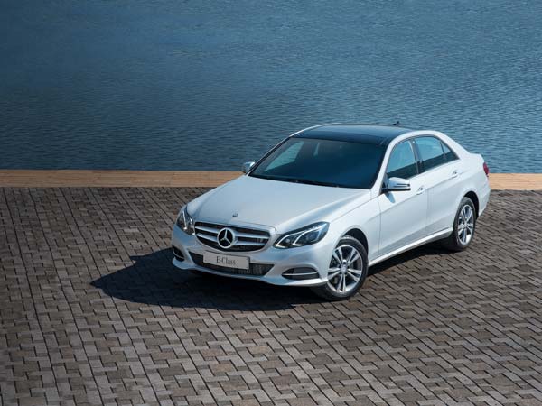 വിദേശകാര്യമന്ത്രാലയം ഇ ക്ലാസ്സുകൾ വാങ്ങിക്കൂട്ടുന്നു