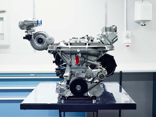 08. ഫോർ സിലിണ്ടർ സൂപ്പർകാർ