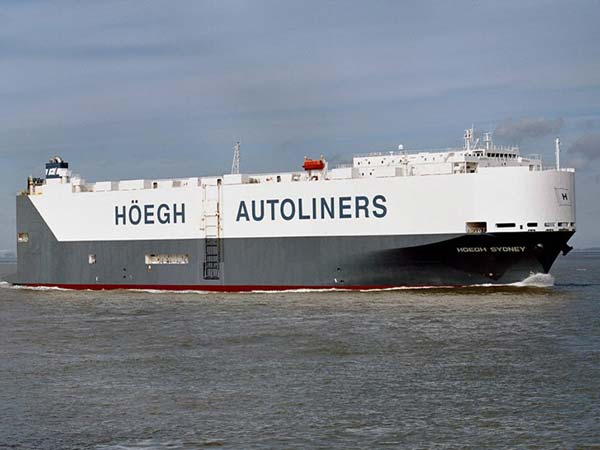 8500 കാറുകളുമായി ഈ കപ്പലെത്തിയാൽ 42 കിമി ട്രാഫിക് ജാം!