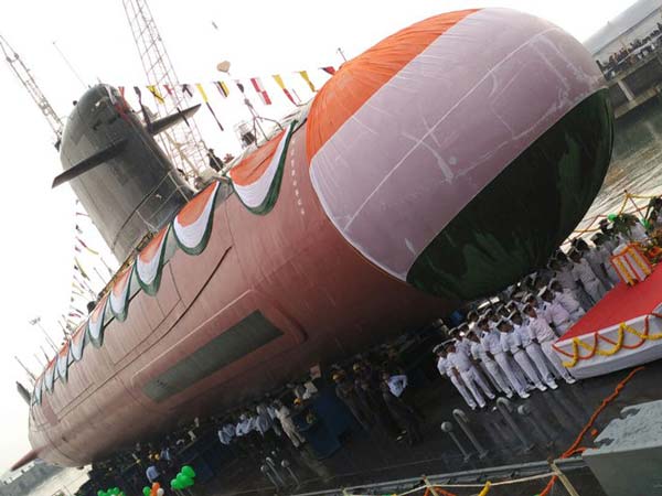 ഐഎൻഎസ് കൽവാരി ടെസ്റ്റിനായി നീറ്റിലിറങ്ങി