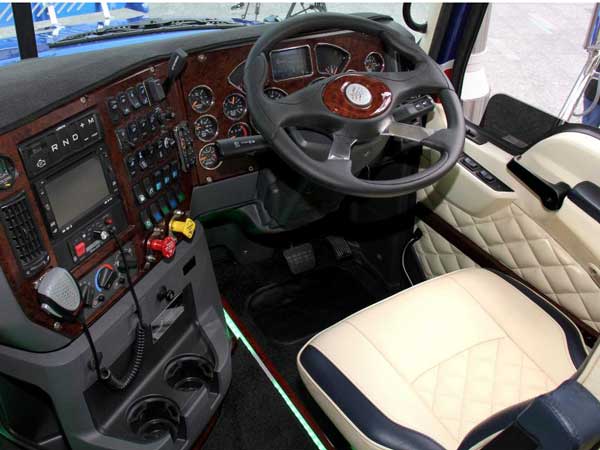 ഇബ്റാഹീം സുൽത്താന്റെ ആഡംബര ട്രക്ക്