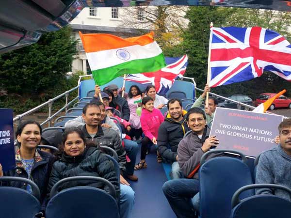 മോഡിക്കു വേണ്ടി യുകെയിൽ പ്രചാരണം നടത്തിയ ബസ്സ്