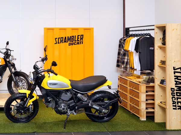 ഡുകാട്ടി ഷോറൂമിന്റെ വിശേഷങ്ങളറിയാം താഴെ.