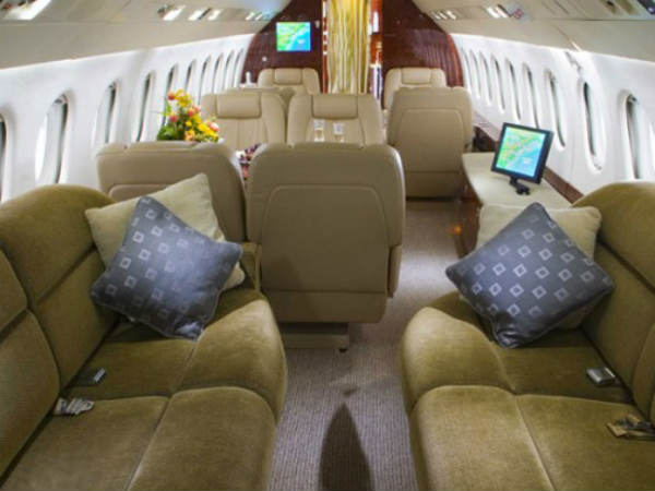 /off-beat/real-madrid-star-cristiano-ronaldo-buys-private-jet-006989.html